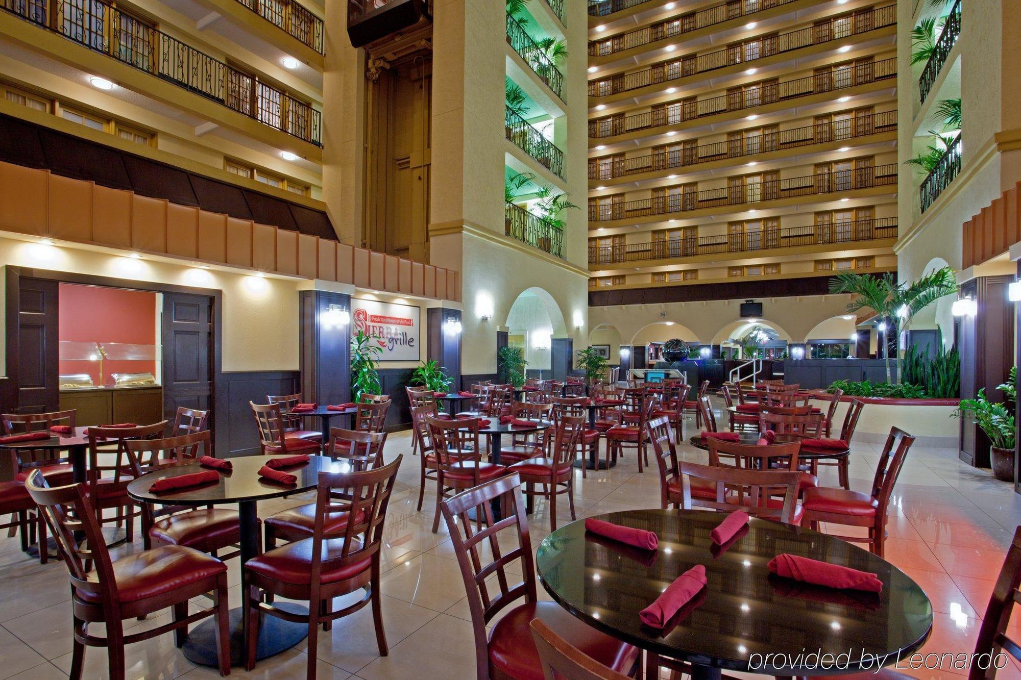 Crowne Plaza Suites Houston - Near Sugar Land Restaurant photo