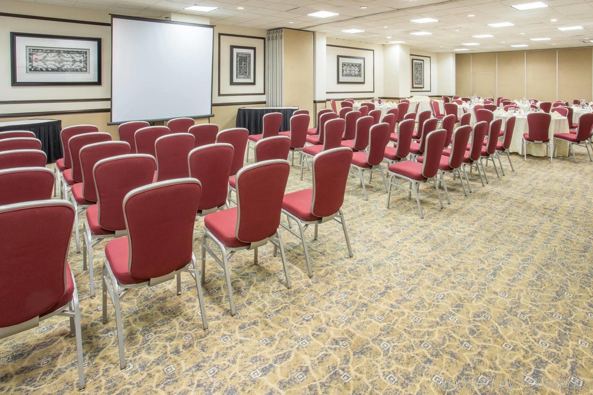 Crowne Plaza Suites Houston - Near Sugar Land Extérieur photo