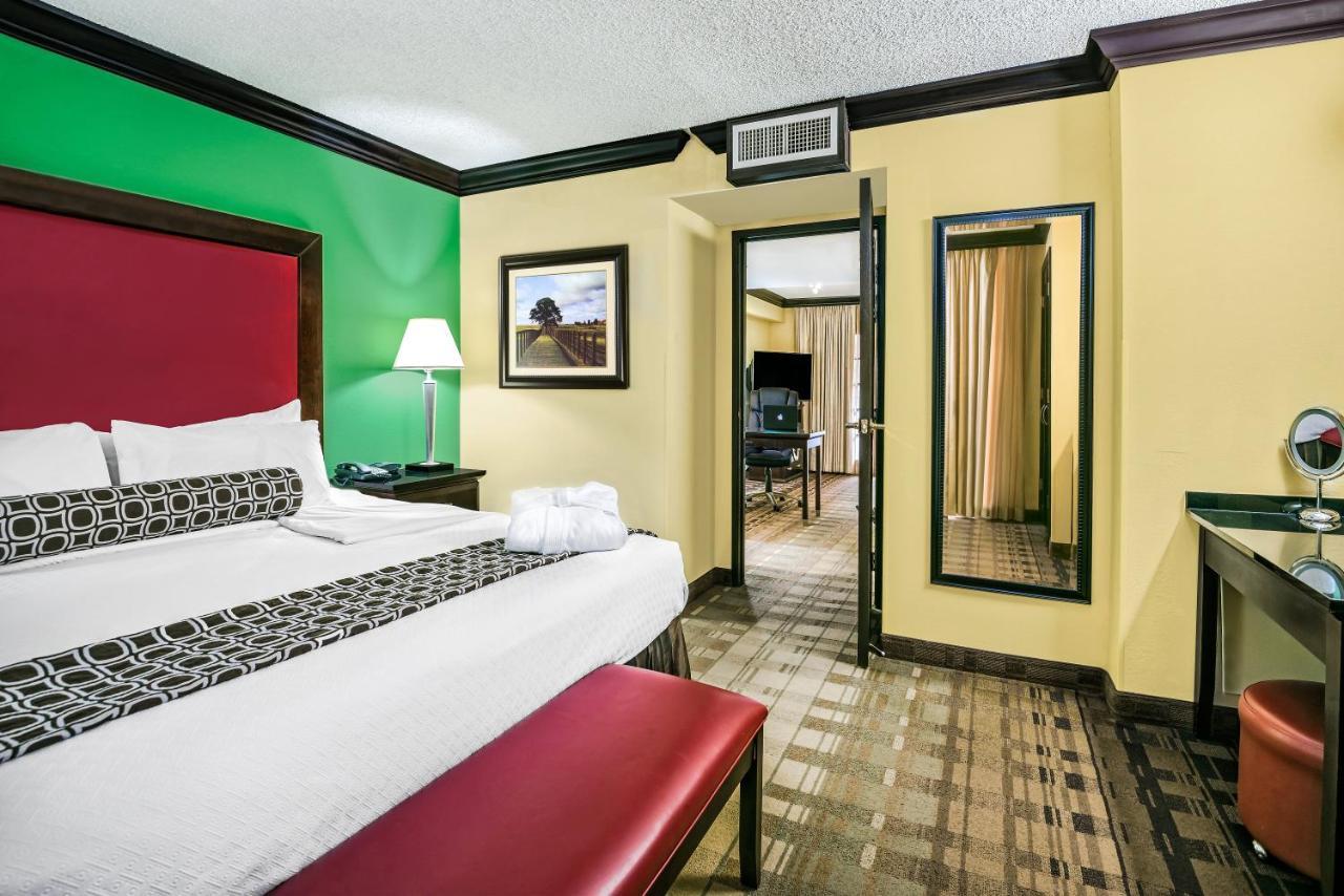 Crowne Plaza Suites Houston - Near Sugar Land Extérieur photo