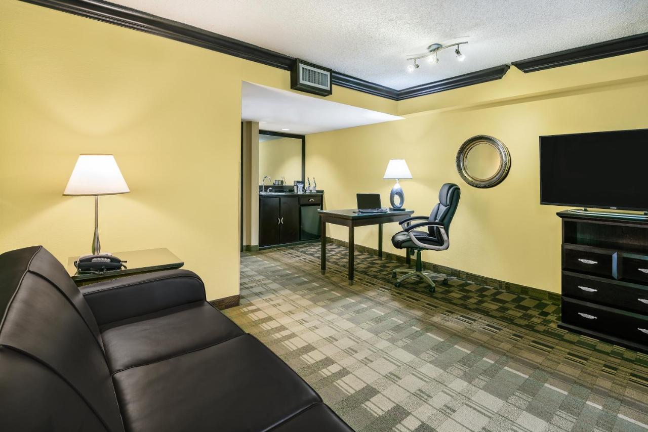 Crowne Plaza Suites Houston - Near Sugar Land Extérieur photo