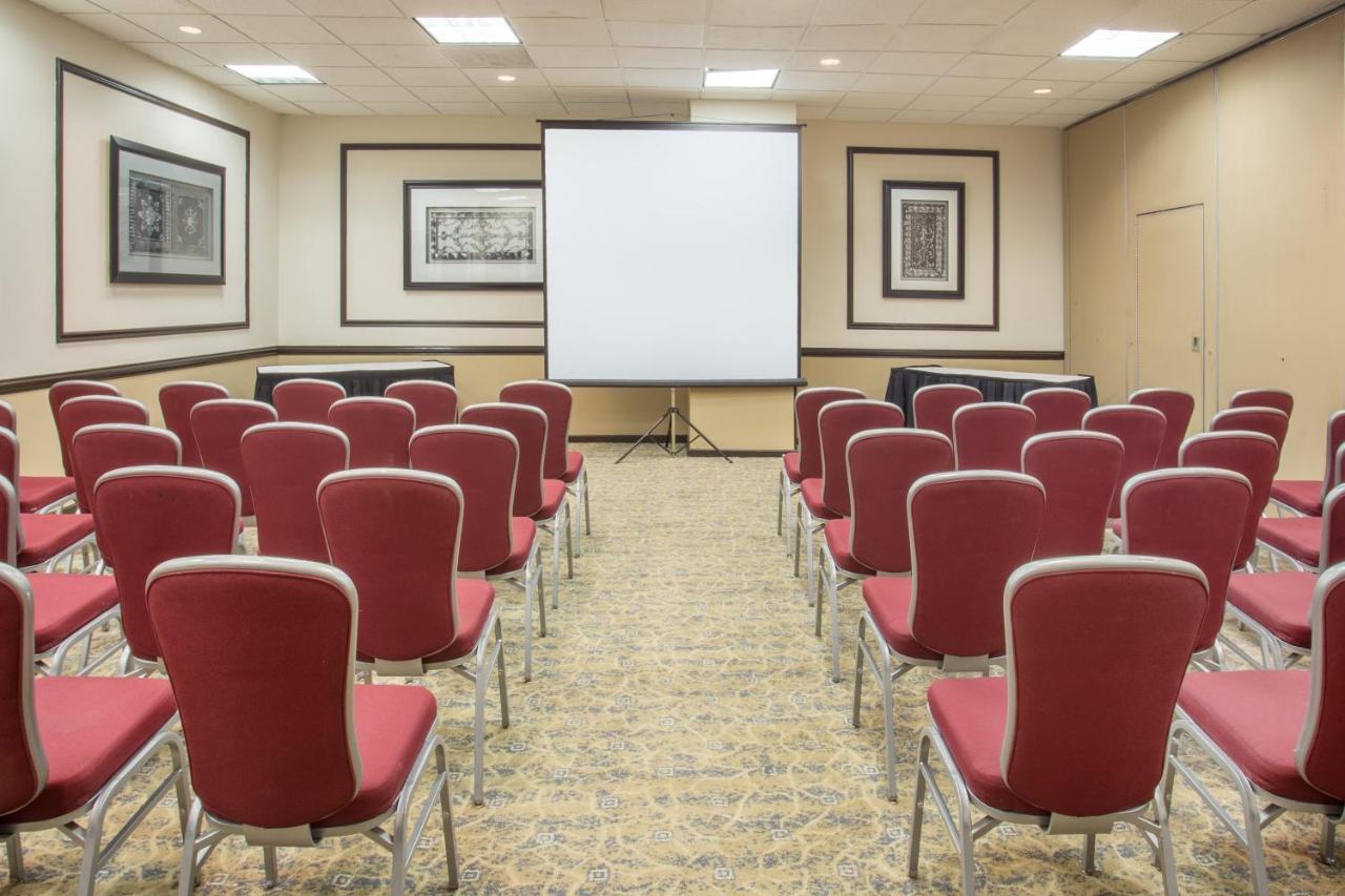 Crowne Plaza Suites Houston - Near Sugar Land Extérieur photo