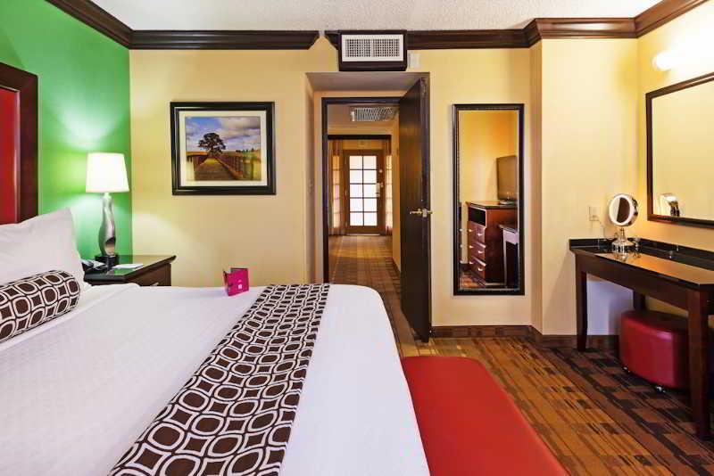 Crowne Plaza Suites Houston - Near Sugar Land Extérieur photo